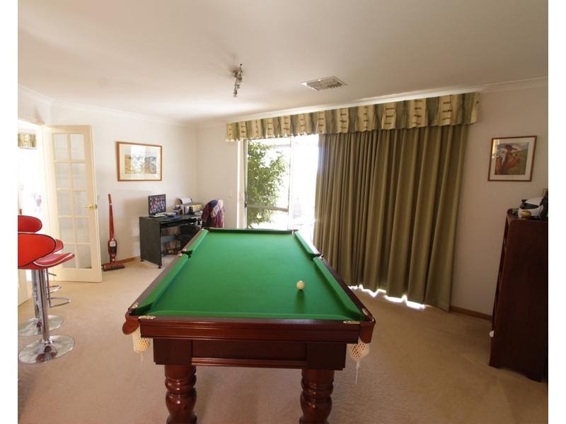 8 Howitt Way, Dalyellup WA 6230