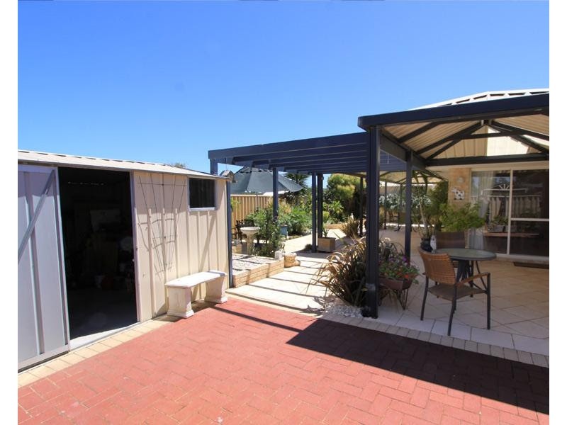 8 Howitt Way, Dalyellup WA 6230