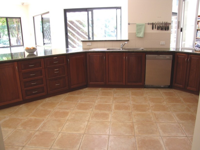 20 Wildflower Way, Leschenault WA 6233