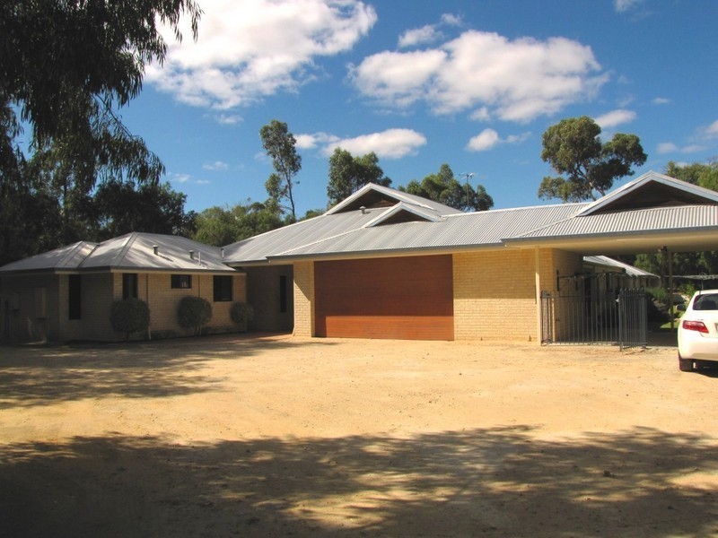 20 Wildflower Way, Leschenault WA 6233