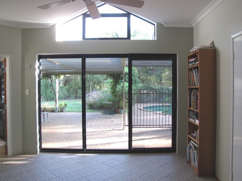 20 Wildflower Way, Leschenault WA 6233