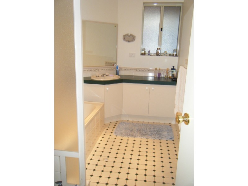 2 Hibiscus Court, Eaton WA 6232