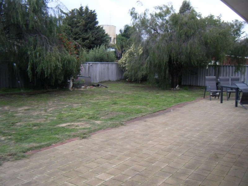 2 Hibiscus Court, Eaton WA 6232