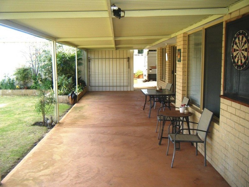 2 Kingfisher Terrace, Australind WA 6233