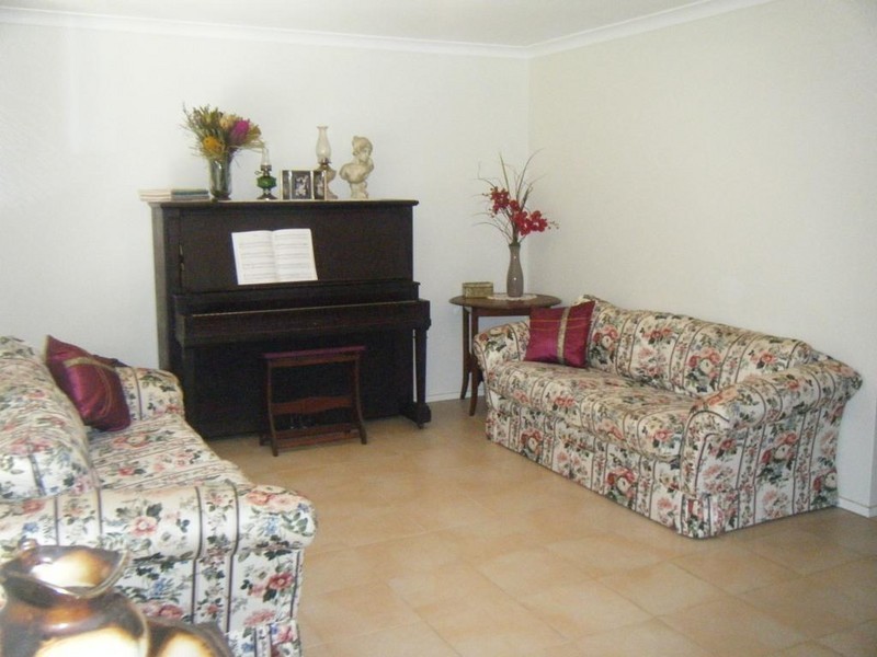 2 Kingfisher Terrace, Australind WA 6233