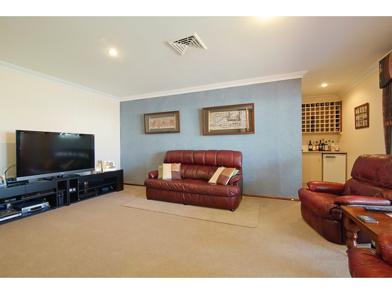 4 Batavia Place, Australind WA 6233