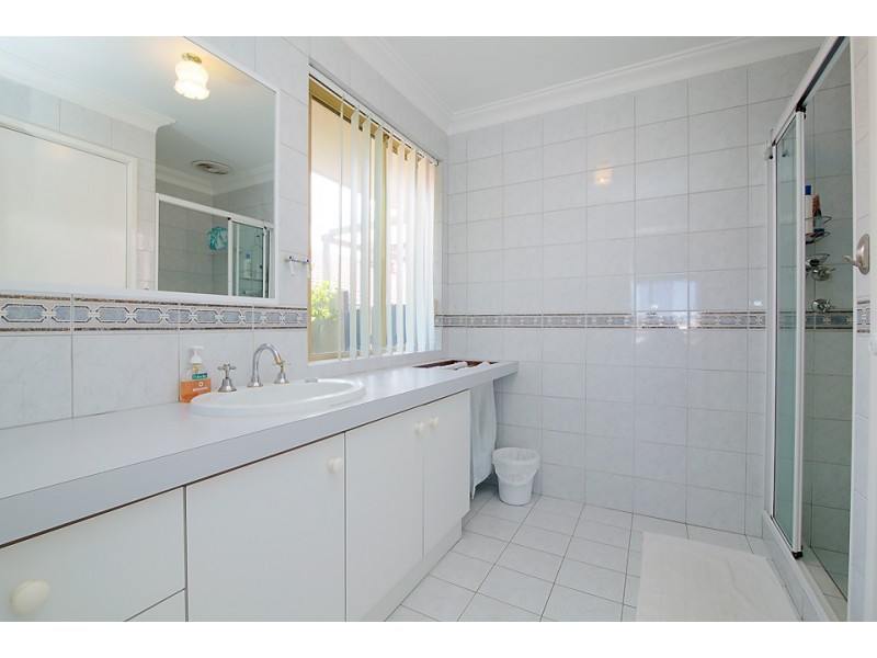 4 Batavia Place, Australind WA 6233