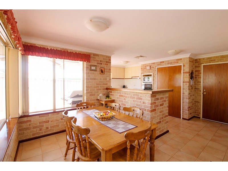 4 Batavia Place, Australind WA 6233