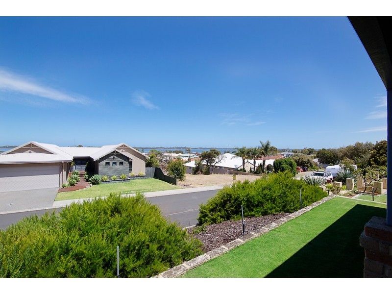4 Batavia Place, Australind WA 6233