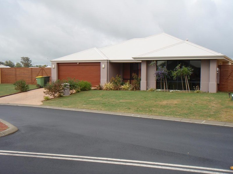 7 Chisholm Road, Dalyellup WA 6230