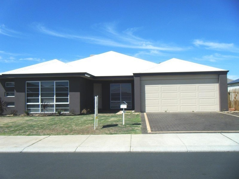 10 Shelley Street, Dalyellup WA 6230