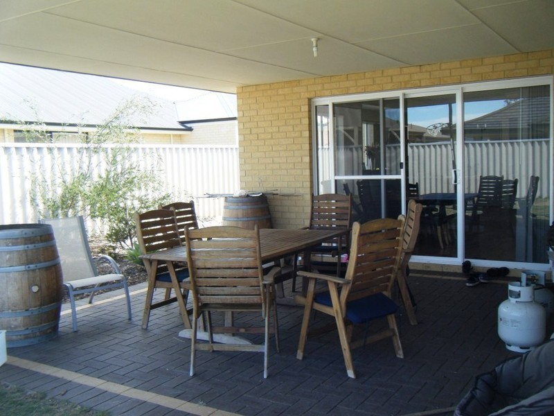 10 Shelley Street, Dalyellup WA 6230