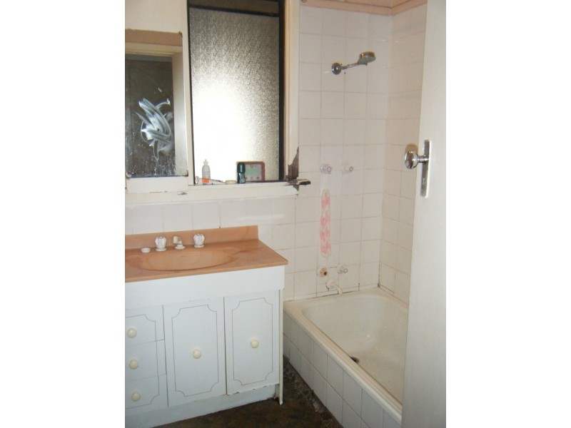 2 Kimber Street, Carey Park WA 6230