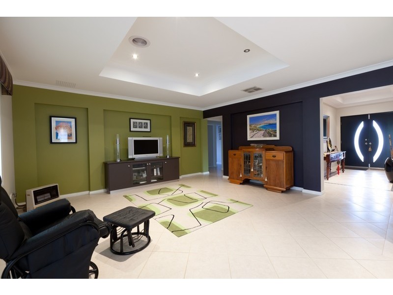 6 Isandra Bend, Glen Iris WA 6230