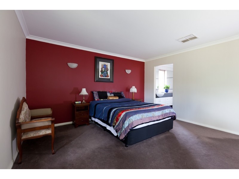 6 Isandra Bend, Glen Iris WA 6230