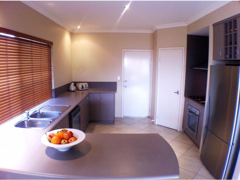 30 Peppermint Boulevard, College Grove WA 6230