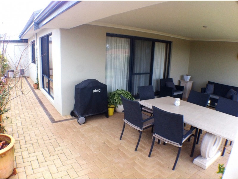 30 Peppermint Boulevard, College Grove WA 6230