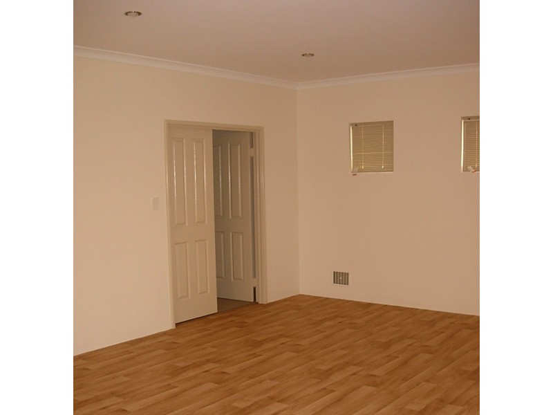 2/7 Hands Street, Eaton WA 6232