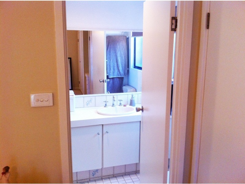 4 James Court, Eaton WA 6232