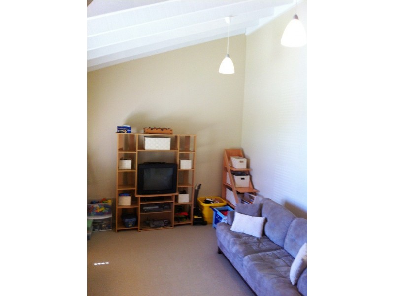 4 James Court, Eaton WA 6232