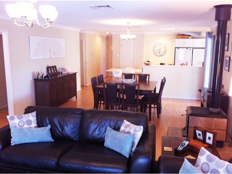 4 James Court, Eaton WA 6232