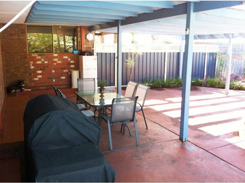 4 James Court, Eaton WA 6232