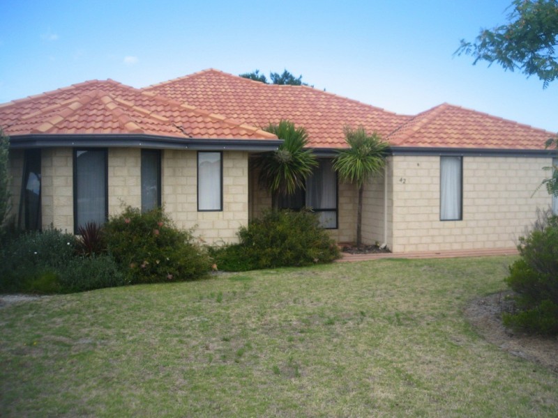 42 The Boulevard, Australind WA 6233