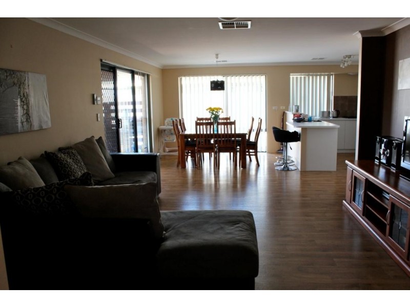 63 Macquarie Drive, Australind WA 6233