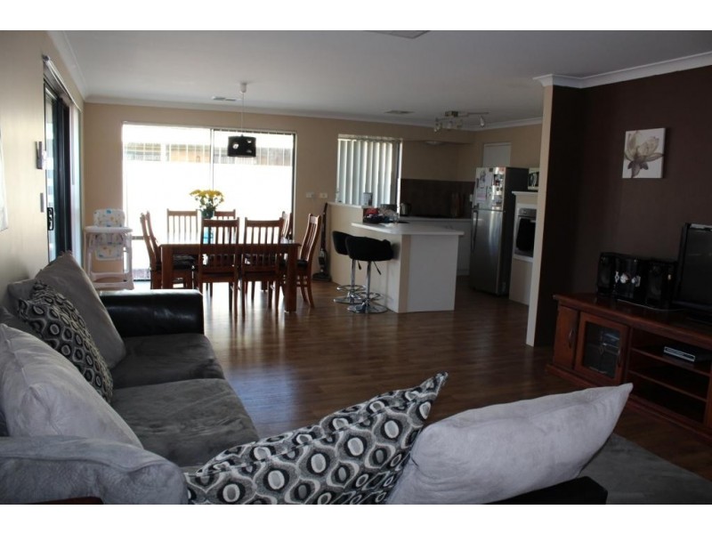 63 Macquarie Drive, Australind WA 6233