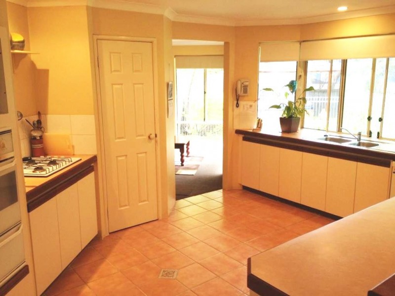 5 Green Way, Leschenault WA 6233