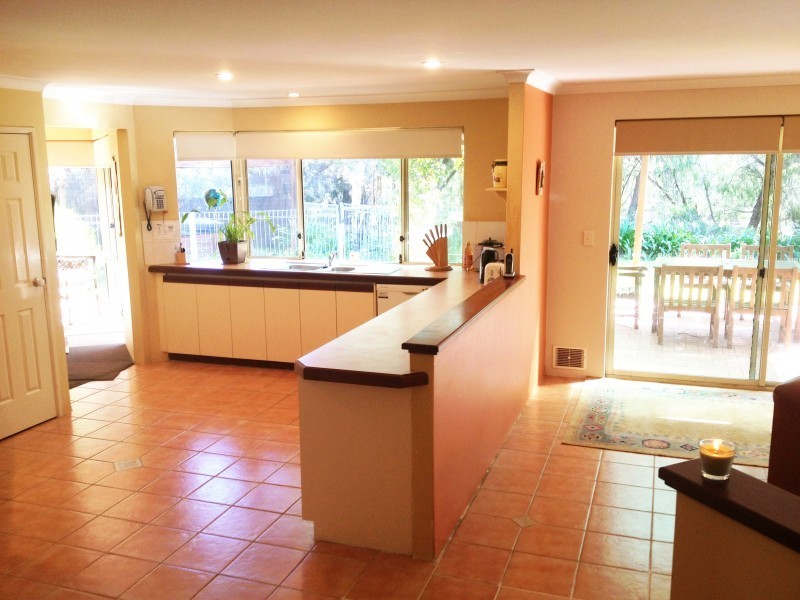 5 Green Way, Leschenault WA 6233