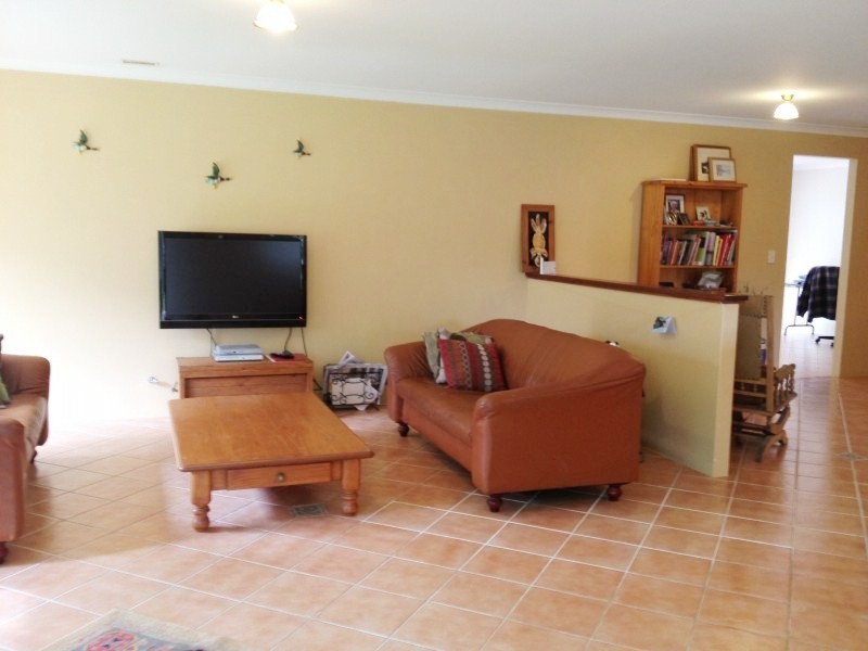 5 Green Way, Leschenault WA 6233