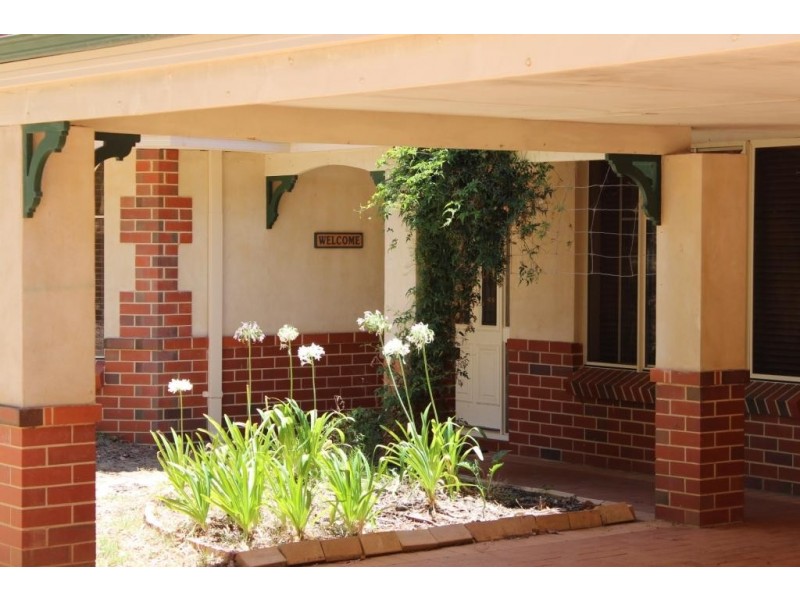 5 Green Way, Leschenault WA 6233