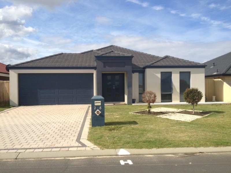 28 Carbine Loop, Millbridge WA 6232