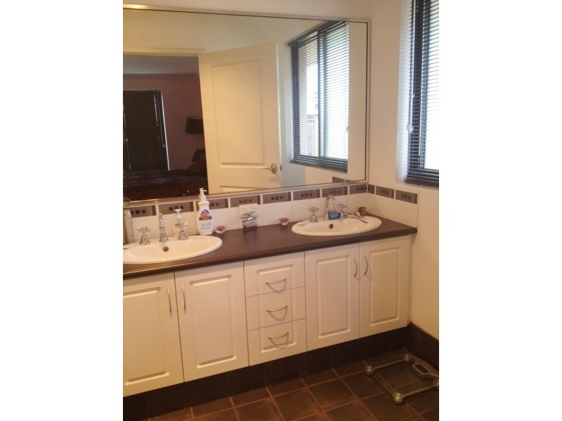 28 Carbine Loop, Millbridge WA 6232