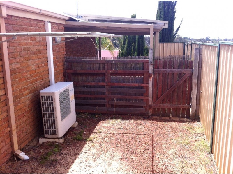 1 Lewis Place, Withers WA 6230