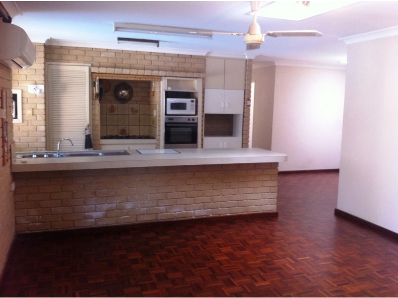 13 Crimp Crescent, Leschenault WA 6233