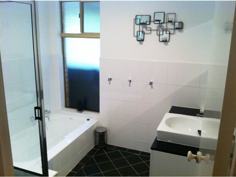 18 Hawkins Drive, Gelorup WA 6230