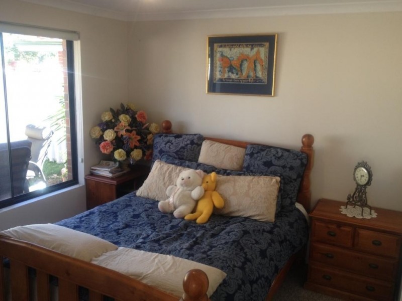 1/12 Nuytsia Avenue, Carey Park WA 6230