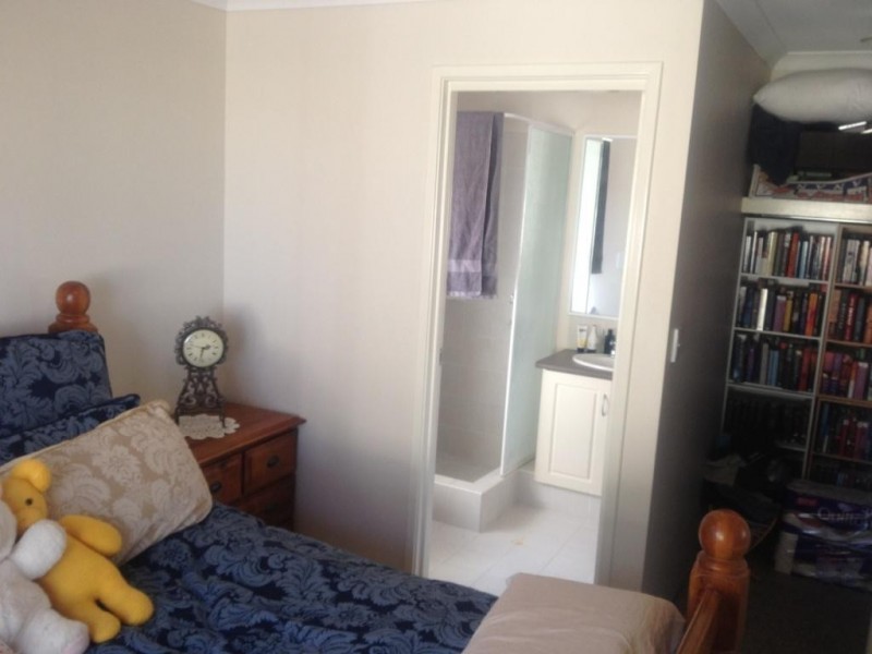 1/12 Nuytsia Avenue, Carey Park WA 6230