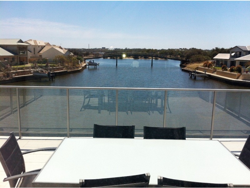 7b Basilica Place, Pelican Point WA 6230