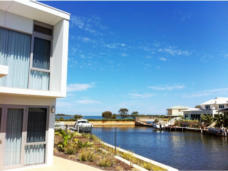 7b Basilica Place, Pelican Point WA 6230