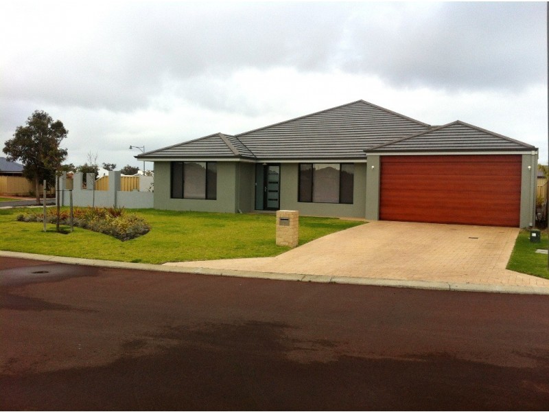 15 Clarence Crescent, Millbridge WA 6232