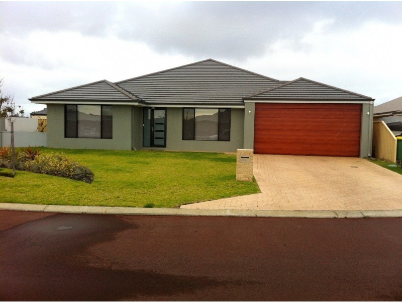 15 Clarence Crescent, Millbridge WA 6232