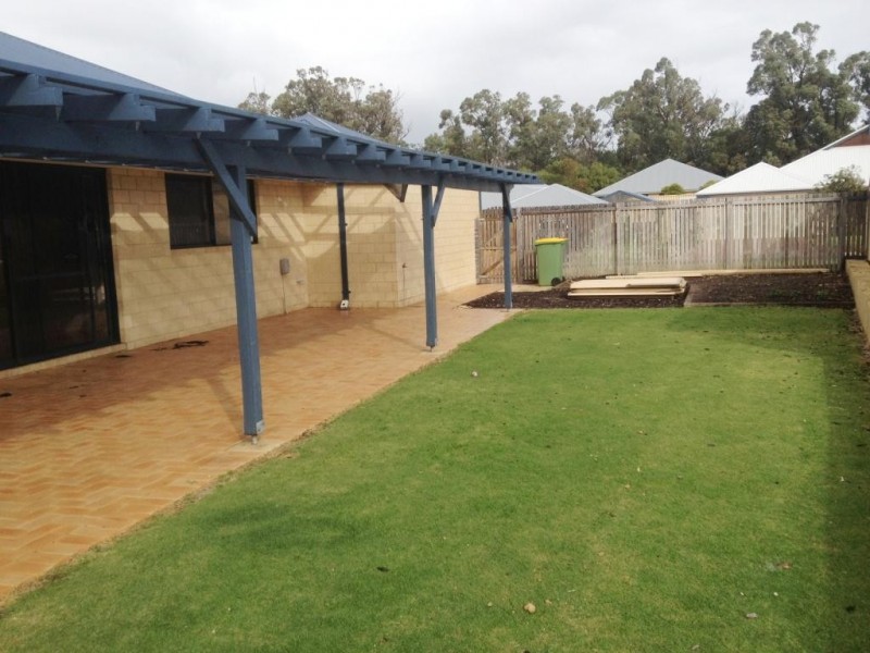 18 Blaxland Road, Dalyellup WA 6230