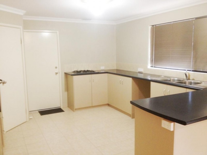 18 Blaxland Road, Dalyellup WA 6230