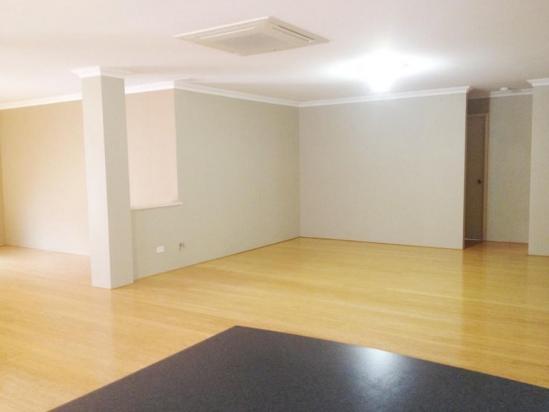 18 Blaxland Road, Dalyellup WA 6230