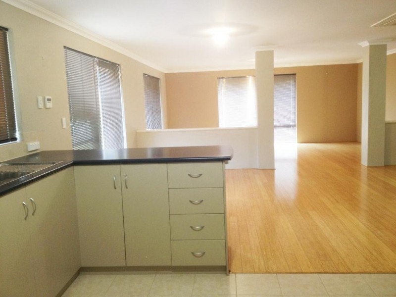 18 Blaxland Road, Dalyellup WA 6230