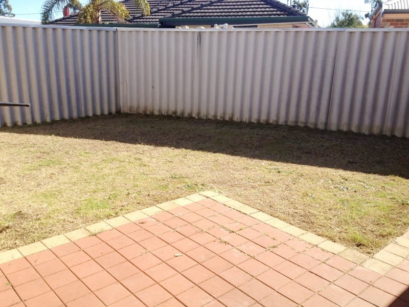 4/12 Nuytsia Avenue, Carey Park WA 6230