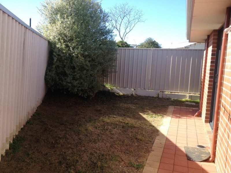 4/12 Nuytsia Avenue, Carey Park WA 6230